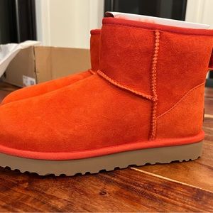 NEW UGG Classic Mini